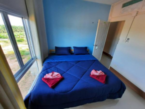 Hotels in Chomphu